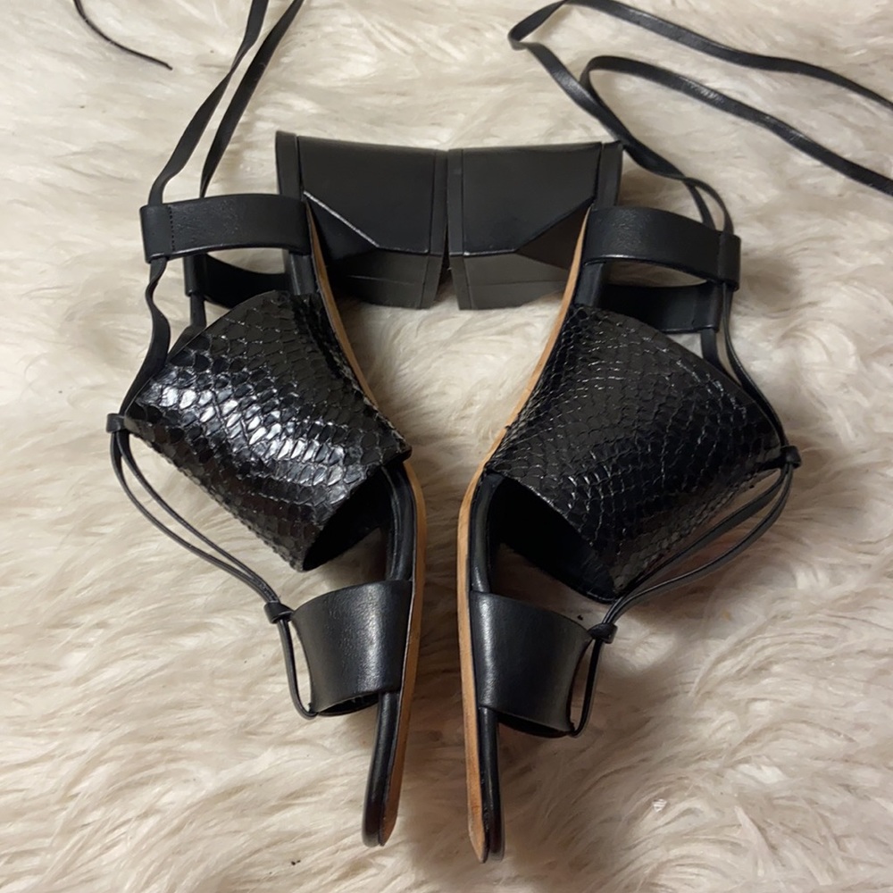 Vince Dunaway Strappy Block Sandal Black Leather - Picture 10 of 16